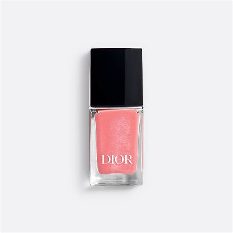 Dior Vernis: Glossy Nail Polish & Longwear Gel Effect.